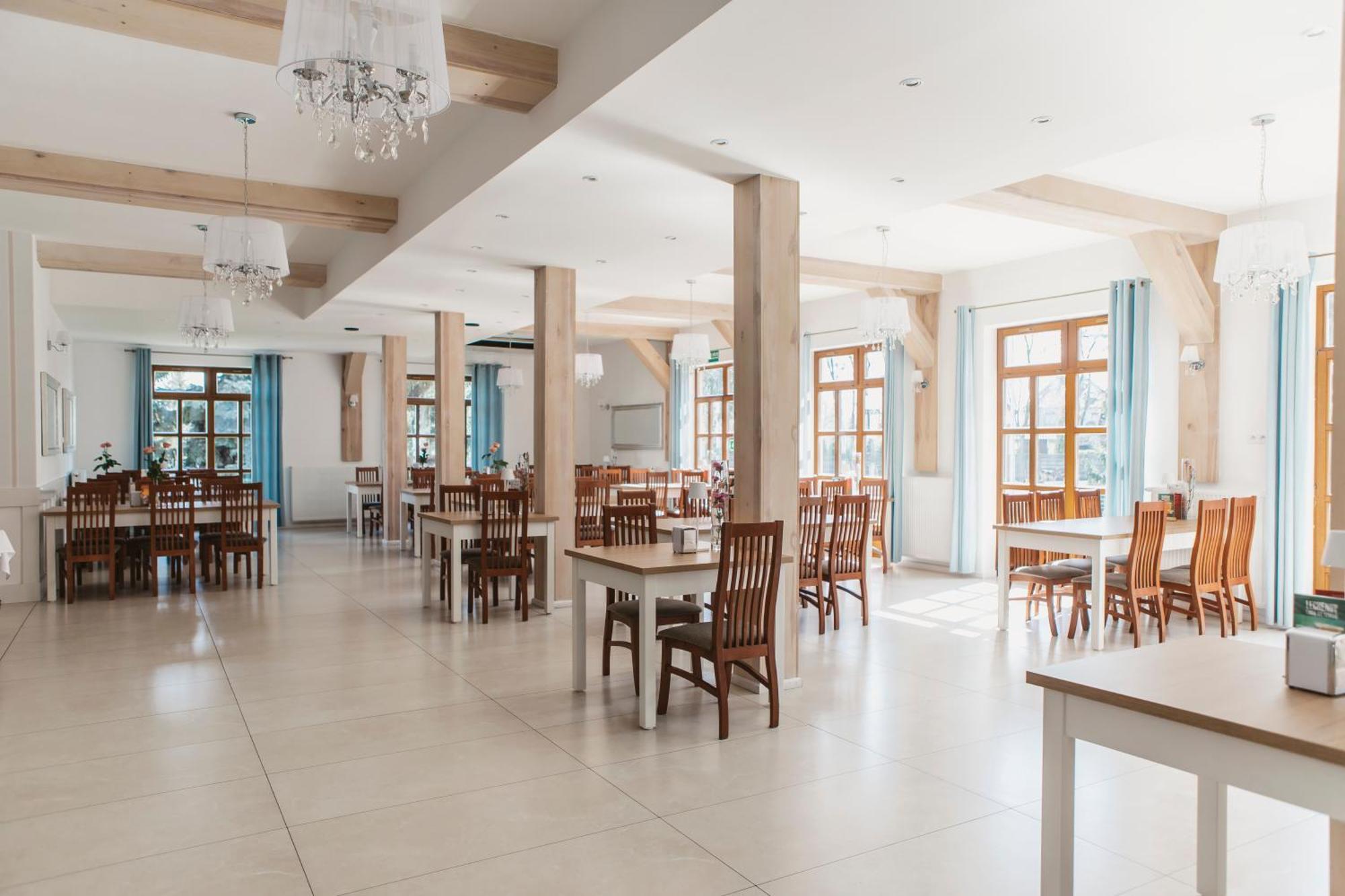 Hotel I Restauracja Borowianka Ostrów Wielkopolski Buitenkant foto