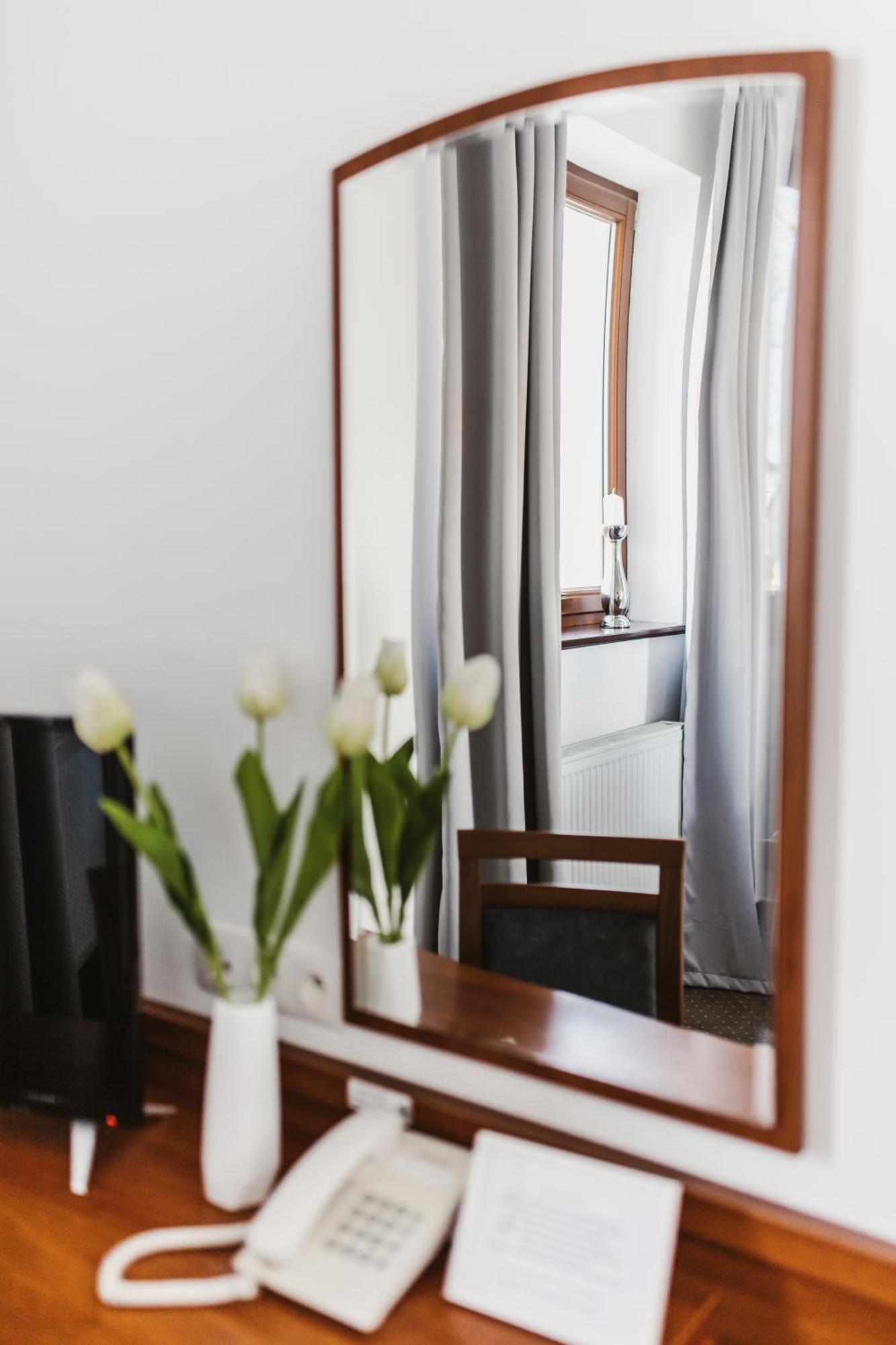 Hotel I Restauracja Borowianka Ostrów Wielkopolski Buitenkant foto