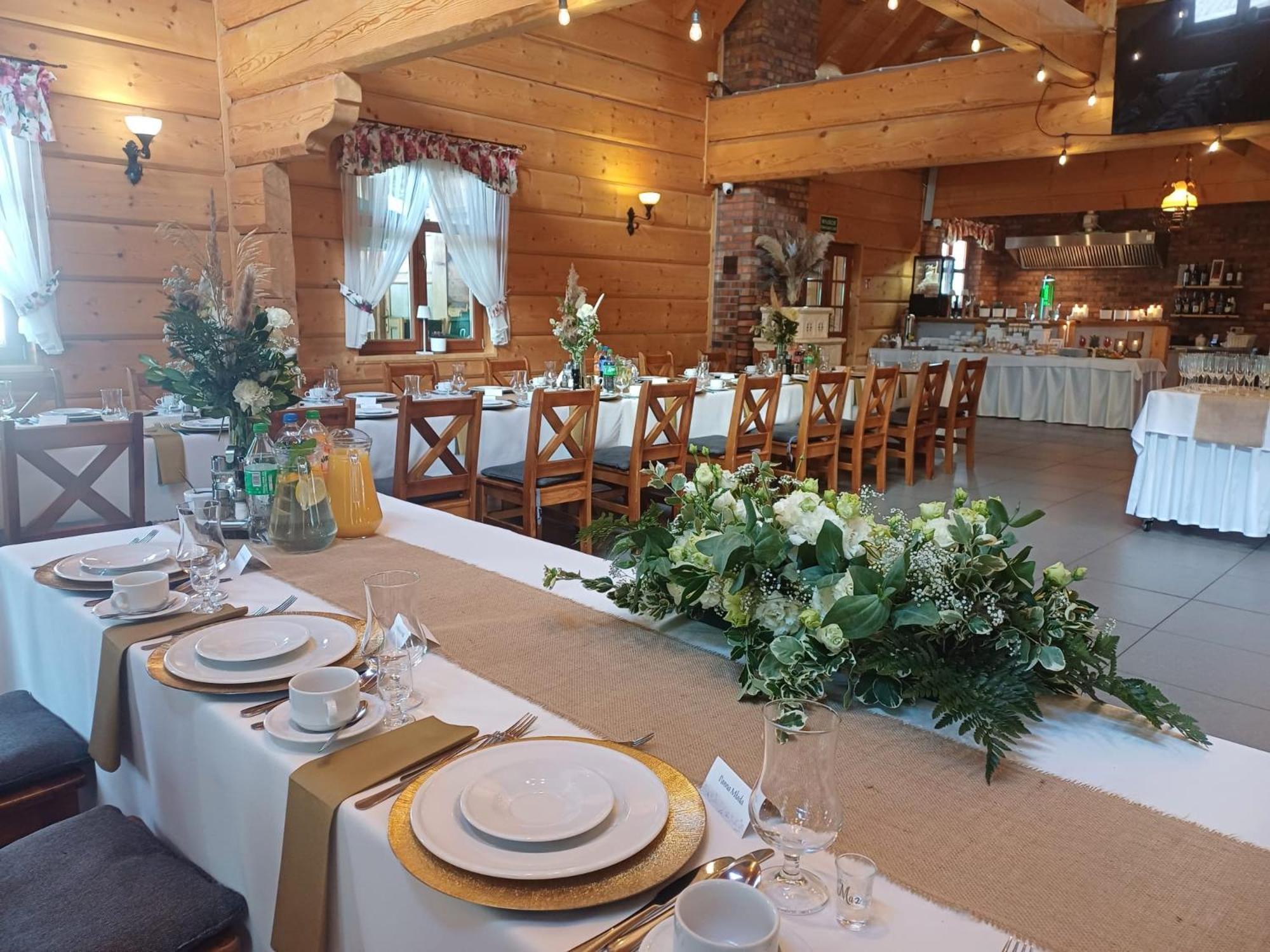 Hotel I Restauracja Borowianka Ostrów Wielkopolski Buitenkant foto