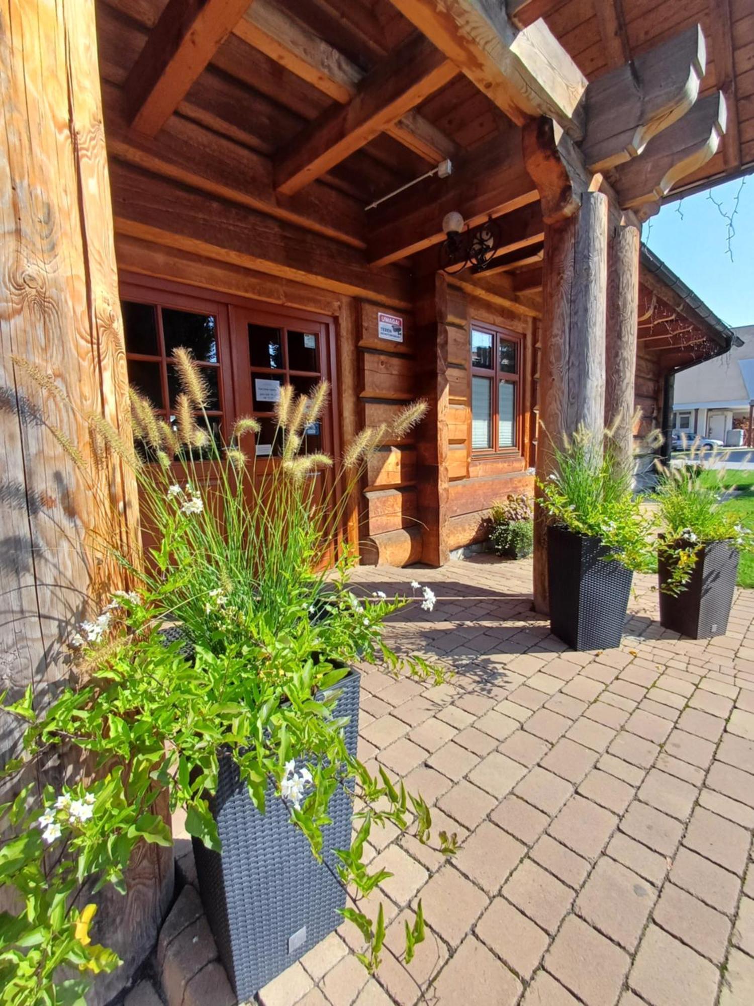 Hotel I Restauracja Borowianka Ostrów Wielkopolski Buitenkant foto