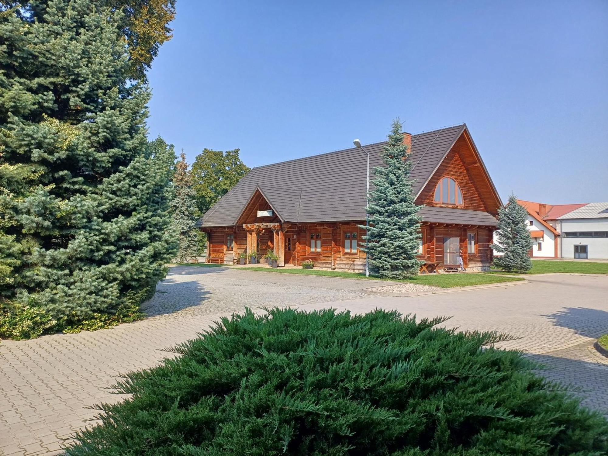 Hotel I Restauracja Borowianka Ostrów Wielkopolski Buitenkant foto