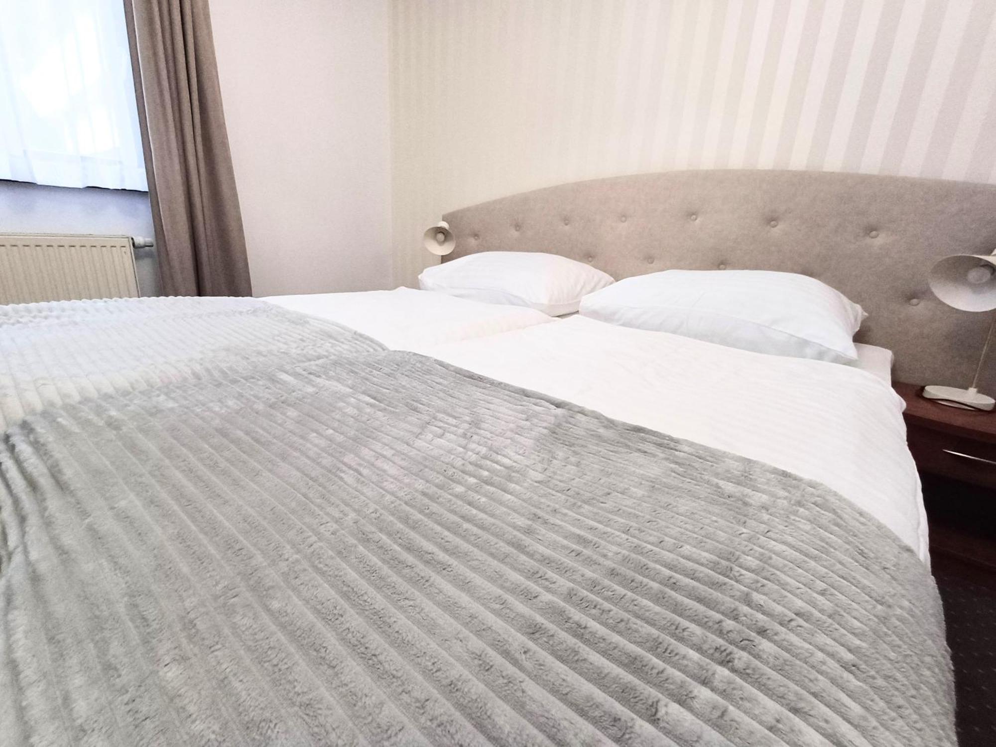 Hotel I Restauracja Borowianka Ostrów Wielkopolski Buitenkant foto