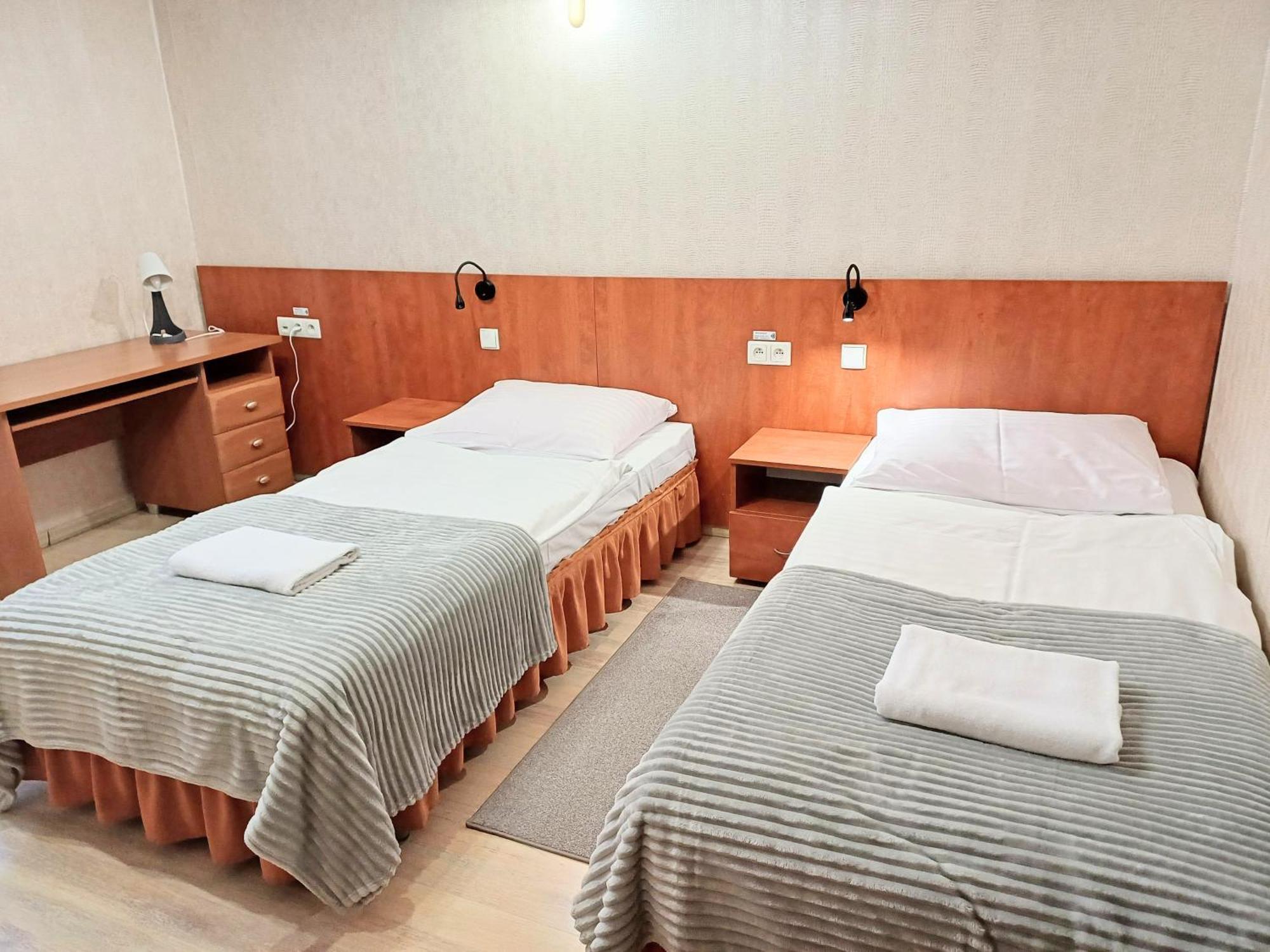 Hotel I Restauracja Borowianka Ostrów Wielkopolski Buitenkant foto