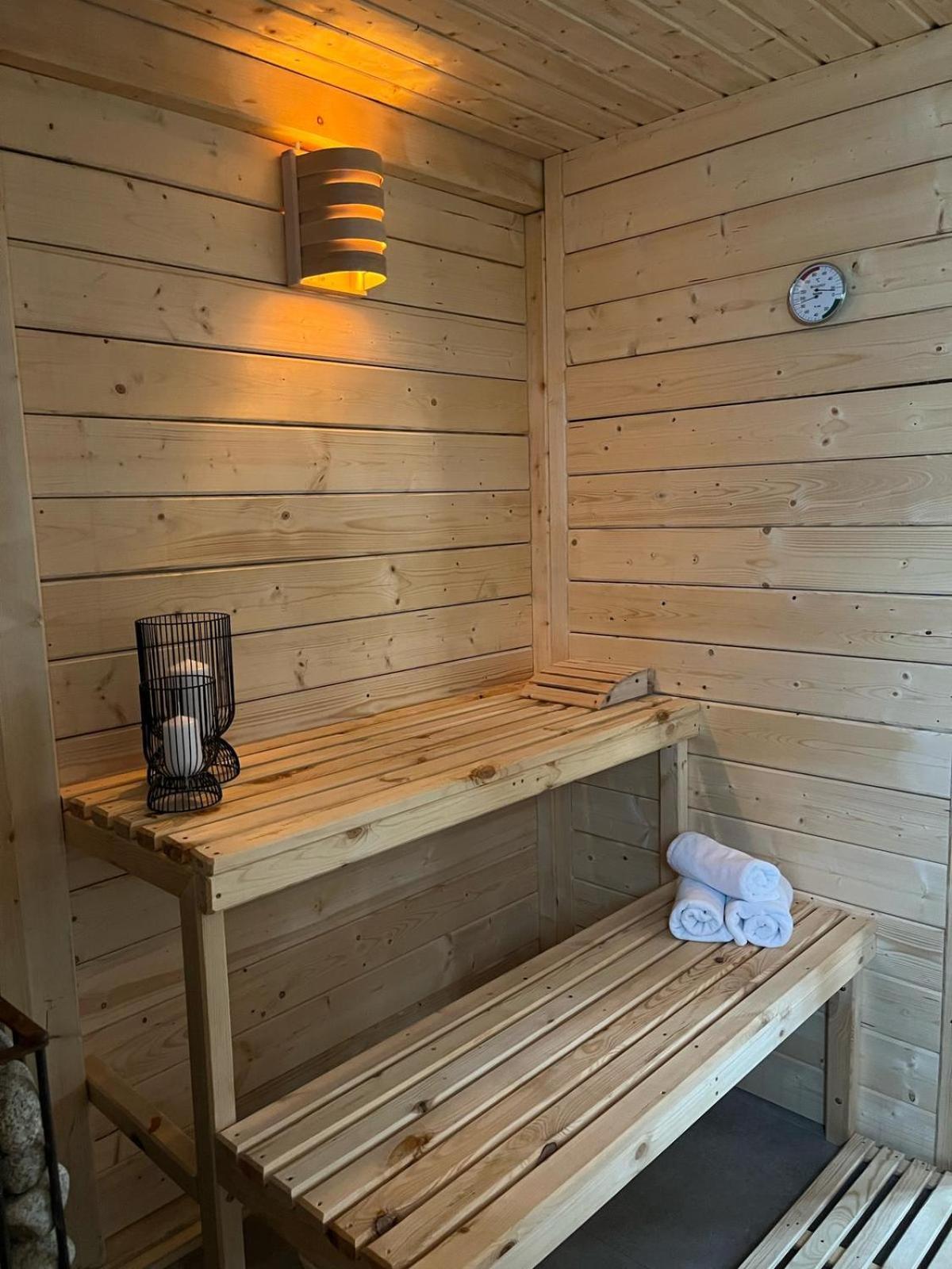 Hotel I Restauracja Borowianka Ostrów Wielkopolski Buitenkant foto